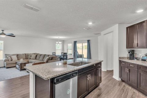 House in Winter Haven, Florida 4 bedrooms, 186.18 sq.m. № 1637731 - photo 9