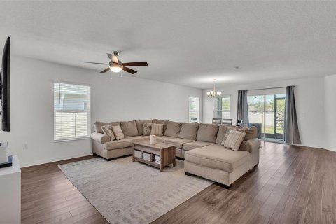 House in Winter Haven, Florida 4 bedrooms, 186.18 sq.m. № 1637731 - photo 3