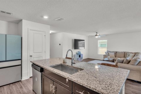 House in Winter Haven, Florida 4 bedrooms, 186.18 sq.m. № 1637731 - photo 8