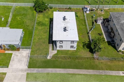 Appartement à louer à Miami, Floride: 2 chambres, 247.49 m2 № 2079287 - photo 21