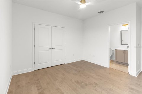 House in Tampa, Florida 4 bedrooms, 307.13 sq.m. № 2259292 - photo 21