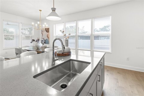 House in Tampa, Florida 4 bedrooms, 307.13 sq.m. № 2259292 - photo 8