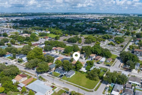 House in Miami, Florida 3 bedrooms, 118.91 sq.m. № 1890849 - photo 23