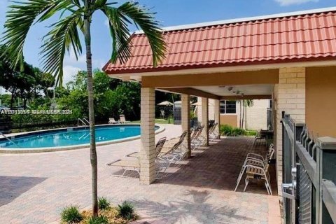Condominio en venta en Wilton Manors, Florida, 1 dormitorio, 69.68 m2 № 2066707 - foto 1