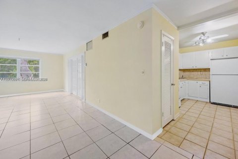 Condominio en venta en Wilton Manors, Florida, 1 dormitorio, 69.68 m2 № 2066707 - foto 12