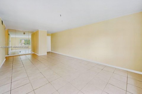 Condominio en venta en Wilton Manors, Florida, 1 dormitorio, 69.68 m2 № 2066707 - foto 11