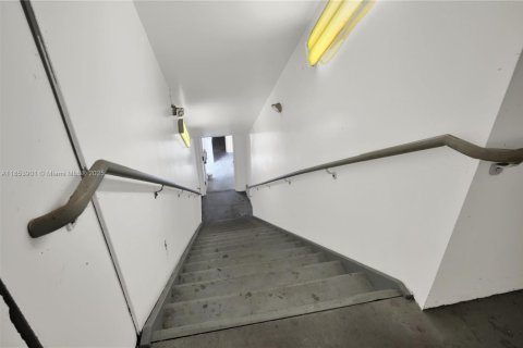 Commercial property in Pompano Beach, Florida № 1881521 - photo 23