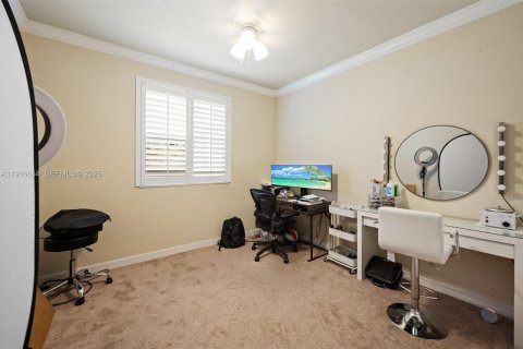 Casa en venta en Cutler Bay, Florida, 5 dormitorios, 270.9 m2 № 2034616 - foto 24