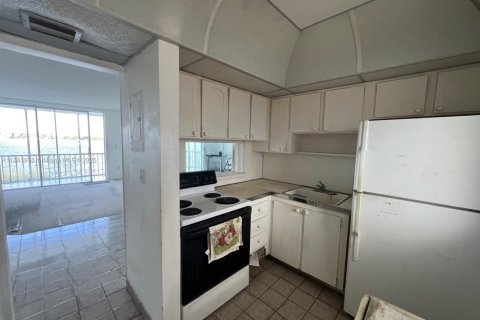 Condo in Aventura, Florida, 1 bedroom  № 1891781 - photo 5