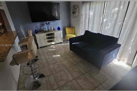 Купить виллу или дом в Лодерхилл, Флорида 3 спальни, 166.67м2, № 2026507 - фото 11