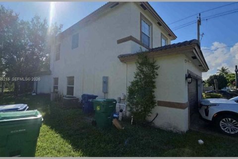 Купить виллу или дом в Лодерхилл, Флорида 3 спальни, 166.67м2, № 2026507 - фото 2