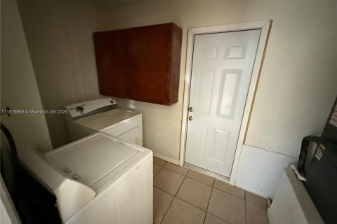 Villa ou maison à louer à Boca Raton, Floride: 2 chambres, 113.71 m2 № 1926551 - photo 12