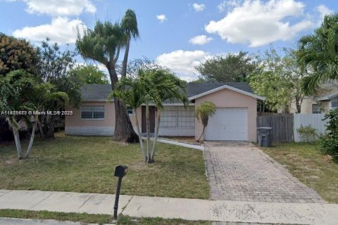 Villa ou maison à louer à Boca Raton, Floride: 2 chambres, 113.71 m2 № 1926551 - photo 1