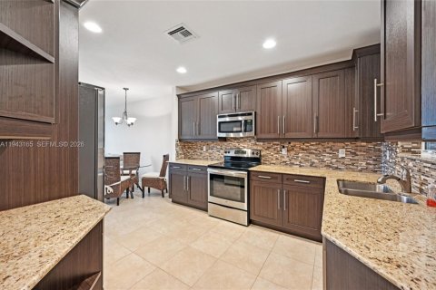 Купить таунхаус в Лейк-Уорт, Флорида 3 спальни, 171.96м2, № 2002476 - фото 7