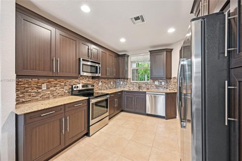 Купить таунхаус в Лейк-Уорт, Флорида 3 спальни, 171.96м2, № 2002476 - фото 6