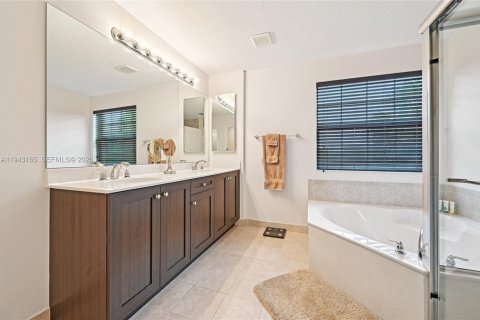 Купить таунхаус в Лейк-Уорт, Флорида 3 спальни, 171.96м2, № 2002476 - фото 28