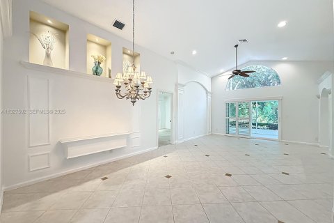 House in Greenacres, Florida 3 bedrooms, 123.47 sq.m. № 1986277 - photo 3