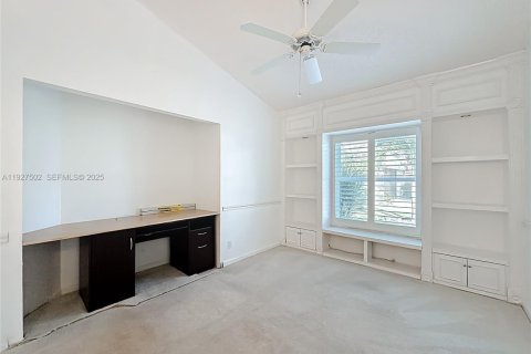 House in Greenacres, Florida 3 bedrooms, 123.47 sq.m. № 1986277 - photo 20