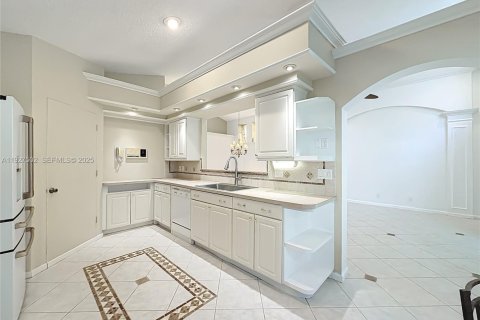 House in Greenacres, Florida 3 bedrooms, 123.47 sq.m. № 1986277 - photo 12