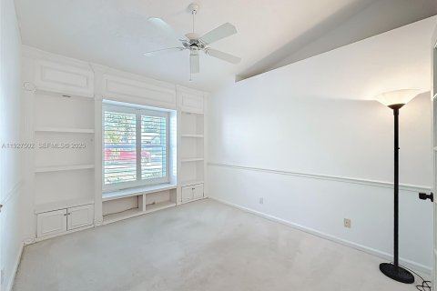 House in Greenacres, Florida 3 bedrooms, 123.47 sq.m. № 1986277 - photo 19