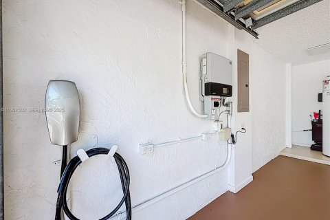 House in Greenacres, Florida 3 bedrooms, 123.47 sq.m. № 1986277 - photo 30