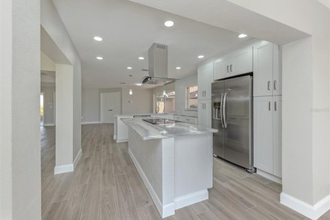 Condo in Venice, Florida, 3 bedrooms № 2430399 - photo 12
