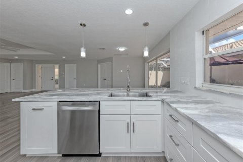 Condo in Venice, Florida, 3 bedrooms № 2430399 - photo 15