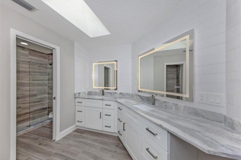 Condo in Venice, Florida, 3 bedrooms № 2430399 - photo 26