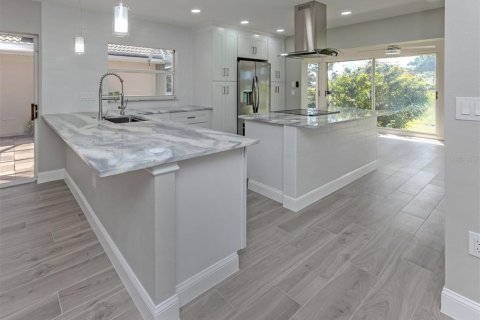 Condo in Venice, Florida, 3 bedrooms № 2430399 - photo 11