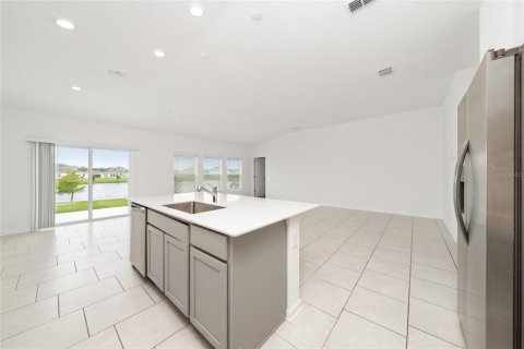 House in Kissimmee, Florida 4 bedrooms, 178.56 sq.m. № 2227088 - photo 7
