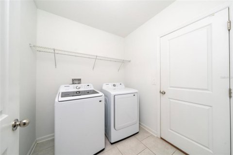 House in Kissimmee, Florida 4 bedrooms, 178.56 sq.m. № 2227088 - photo 24
