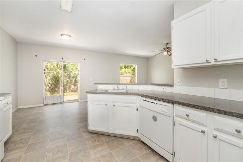 House in North Port, Florida 3 bedrooms, 130.43 sq.m. № 1640830 - photo 7