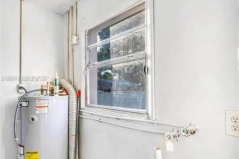 Casa en venta en St. Lucie, Florida, 2 dormitorios, 75.81 m2 № 1964622 - foto 9