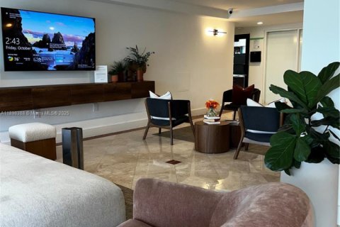 Condominio en alquiler en North Bay Village, Florida, 2 dormitorios, 109.44 m2 № 1952035 - foto 12