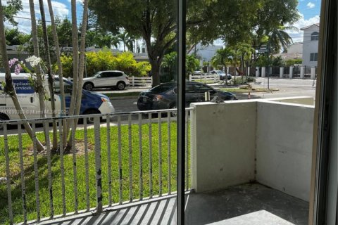 Condominio en alquiler en North Bay Village, Florida, 2 dormitorios, 109.44 m2 № 1952035 - foto 29