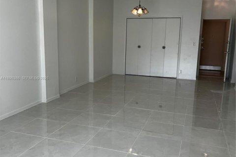 Copropriété à louer à North Bay Village, Floride: 2 chambres, 109.44 m2 № 1952035 - photo 30