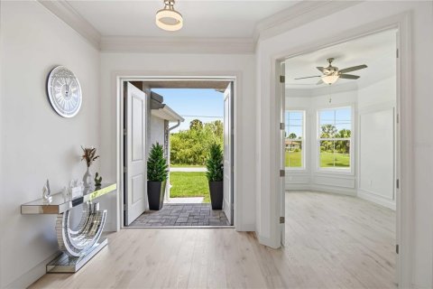 House in Port Charlotte, Florida 3 bedrooms, 204.11 sq.m. № 2102692 - photo 8