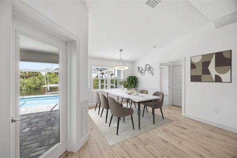 House in Port Charlotte, Florida 3 bedrooms, 204.11 sq.m. № 2102692 - photo 17