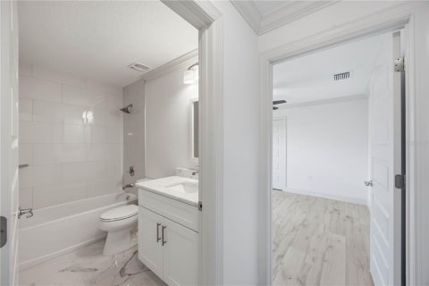 House in Port Charlotte, Florida 3 bedrooms, 204.11 sq.m. № 2102692 - photo 30