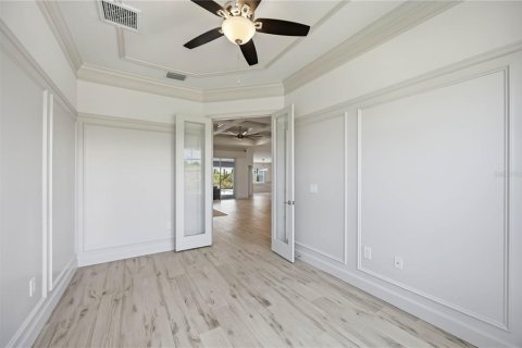 House in Port Charlotte, Florida 3 bedrooms, 204.11 sq.m. № 2102692 - photo 27