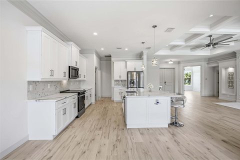 House in Port Charlotte, Florida 3 bedrooms, 204.11 sq.m. № 2102692 - photo 20