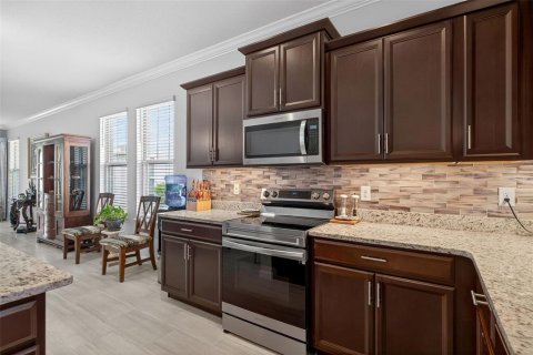 House in Winter Garden, Florida 3 bedrooms, 188.31 sq.m. № 2138813 - photo 3