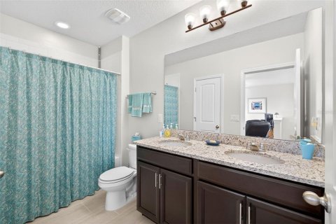 House in Winter Garden, Florida 3 bedrooms, 188.31 sq.m. № 2138813 - photo 20