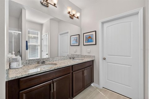 House in Winter Garden, Florida 3 bedrooms, 188.31 sq.m. № 2138813 - photo 15