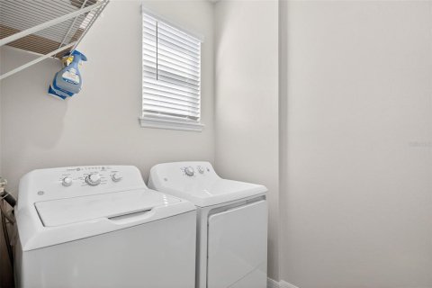 House in Winter Garden, Florida 3 bedrooms, 188.31 sq.m. № 2138813 - photo 21