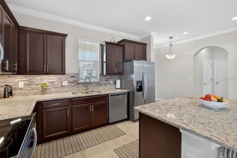 House in Winter Garden, Florida 3 bedrooms, 188.31 sq.m. № 2138813 - photo 2