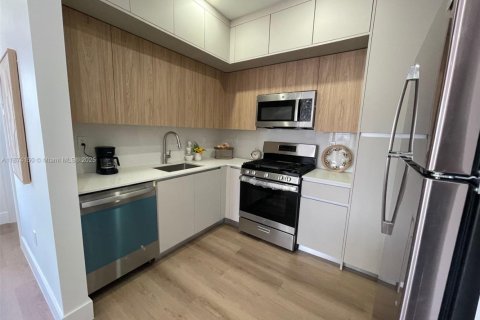 Propiedad comercial en venta en Miami Beach, Florida № 1923559 - foto 6