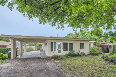 Casa en venta en Fort Lauderdale, Florida, 3 dormitorios, 144.28 m2 № 1756724 - foto 2
