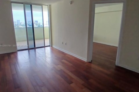 Снять в аренду кондоминиум в Майами, Флорида 2 спальни, 81.1м2, № 2065902 - фото 5