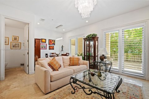Townhouse in Miami, Florida 3 bedrooms, 248.79 sq.m. № 2189550 - photo 10